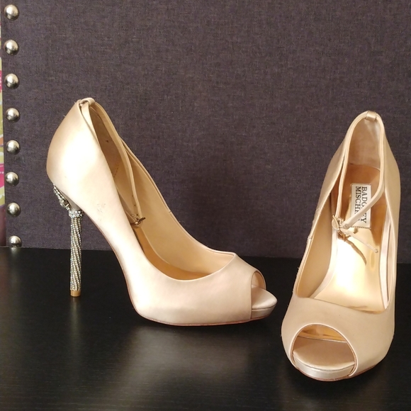 🔥SALE🔥BADGLEY MISCHKA SATIN JEWELED PEEP TOE STILETTOS SIZE 7 - Picture 3 of 6